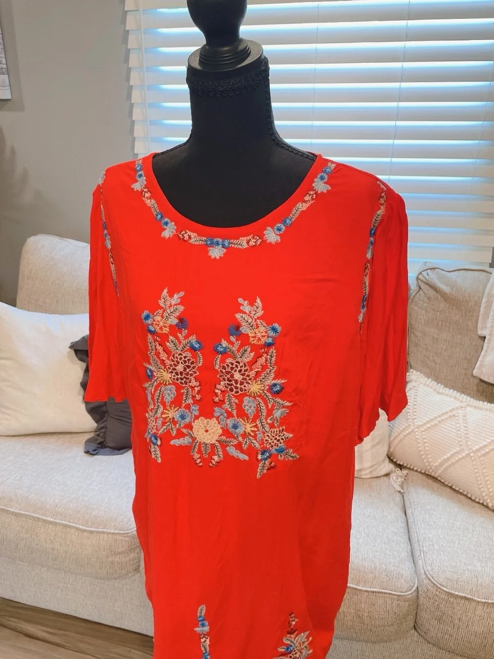 New With Tags Entro Red Embroidered Mini Dress Size XL - Picture 2 of 8